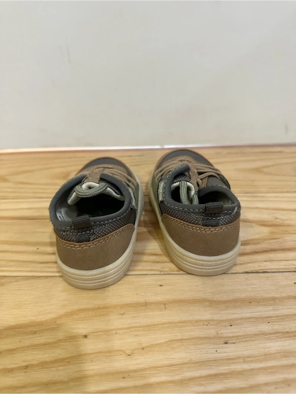 OshKosh B'gosh Brown & Olive Kids Sneaker Sneakers